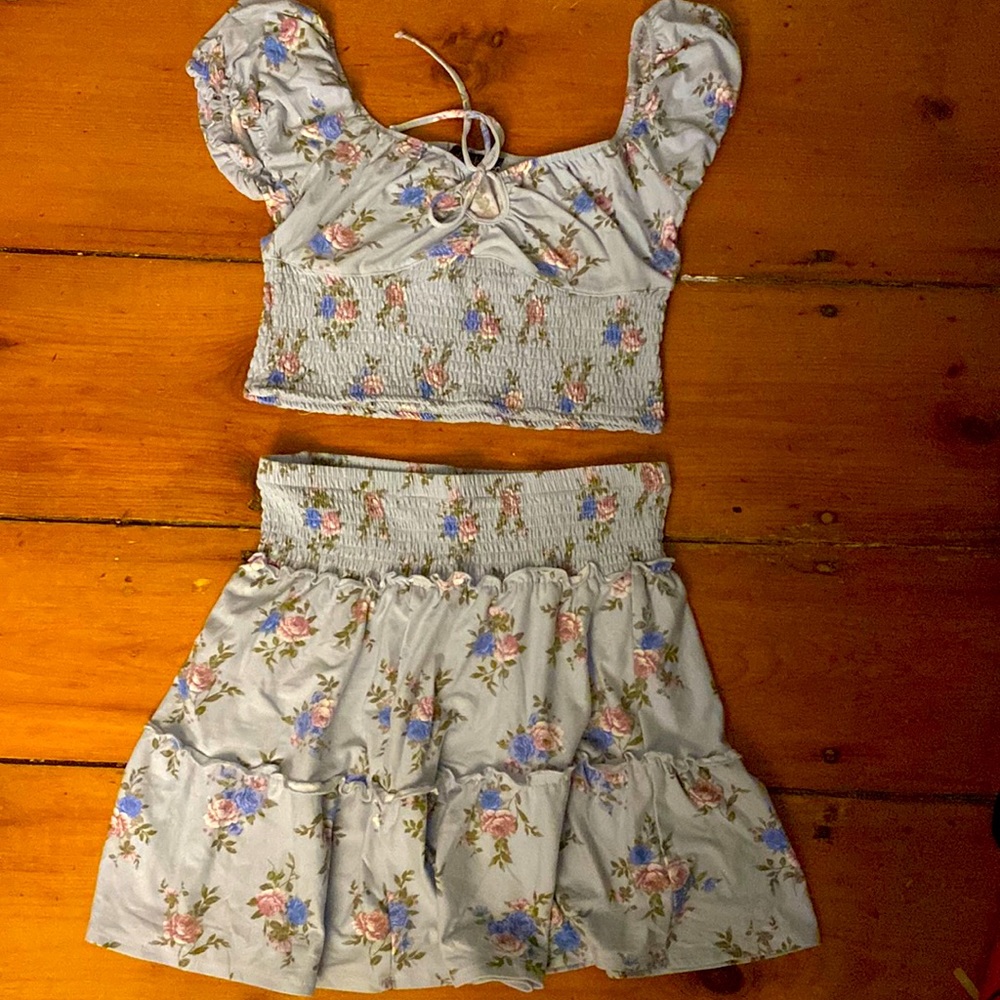 Derek Heart matching floral crop top and skirt set